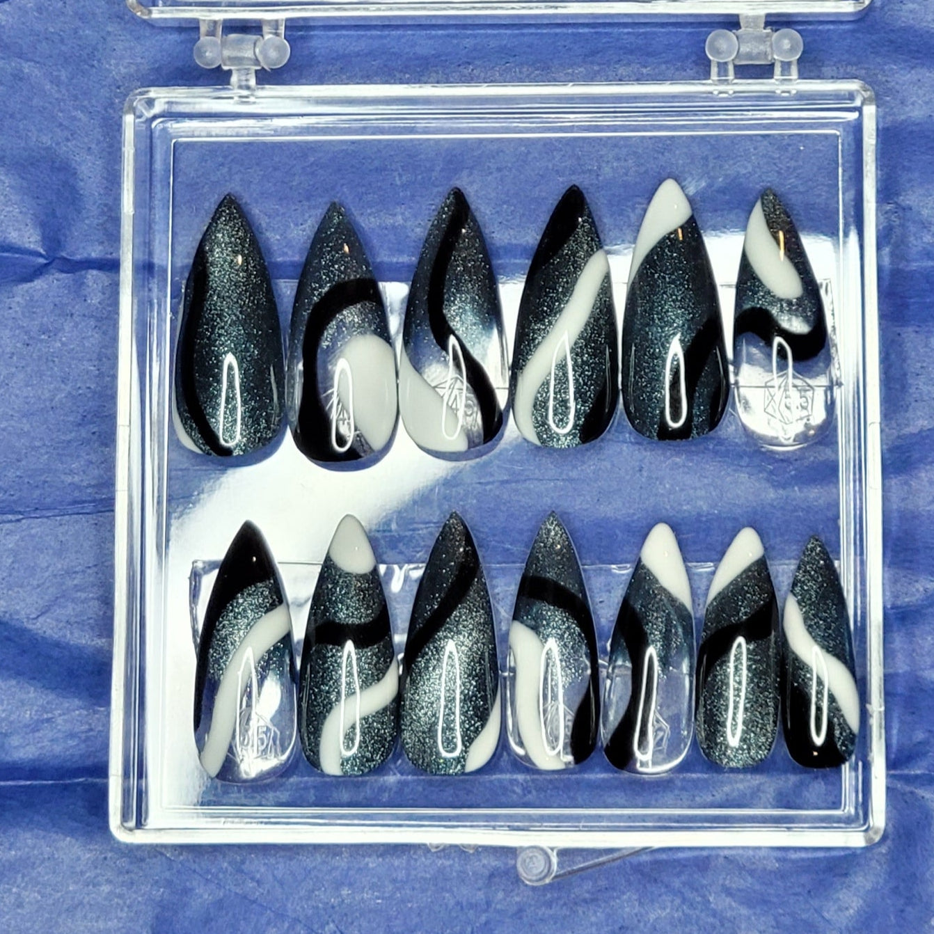 Black and White Swirl Stiletto Press - On